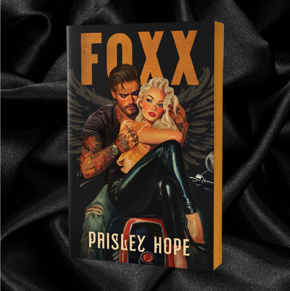 [PRE-ORDER CAMPAIGN] Foxx by Paisley Hope [Signed Bookplate + Sticker-Deluxe Edition]